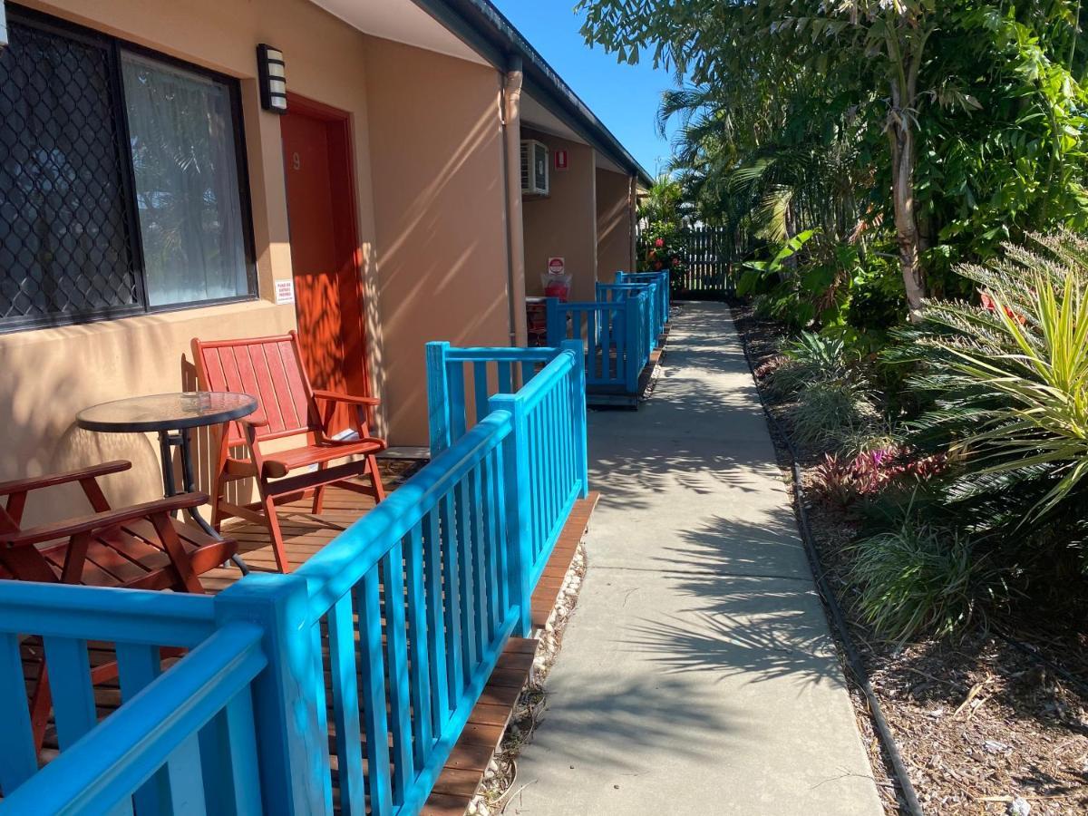Bluewater Harbour Motel Боуэн Экстерьер фото