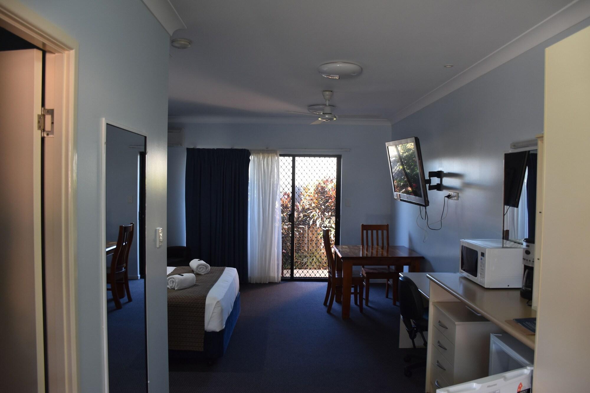 Bluewater Harbour Motel Боуэн Экстерьер фото