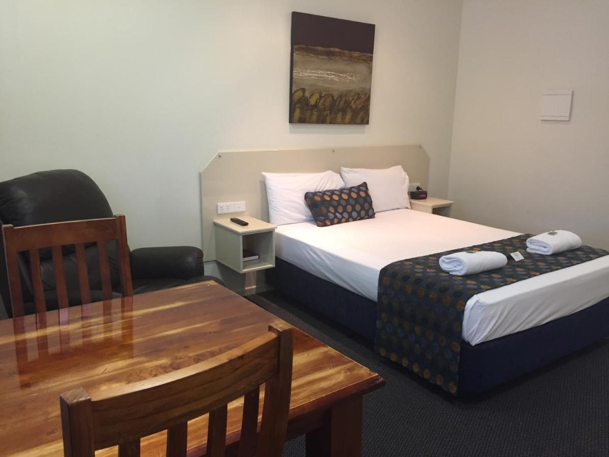 Bluewater Harbour Motel Боуэн Номер фото