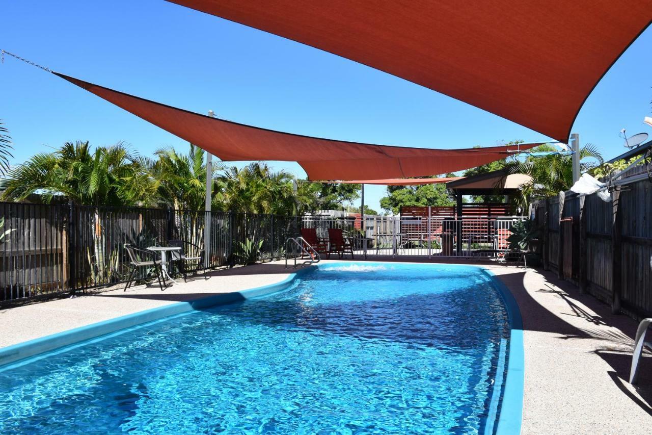Bluewater Harbour Motel Боуэн Экстерьер фото