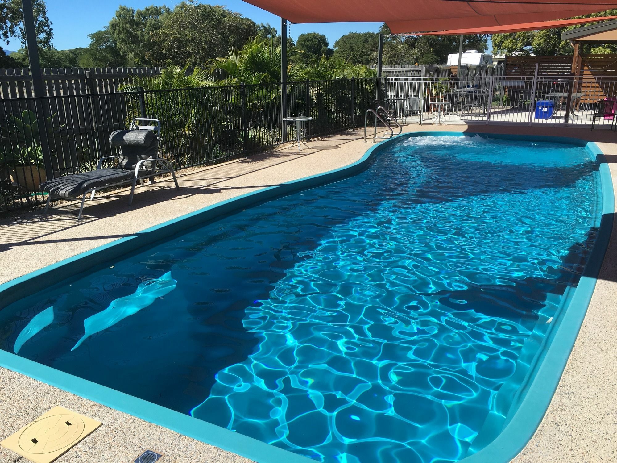Bluewater Harbour Motel Боуэн Экстерьер фото